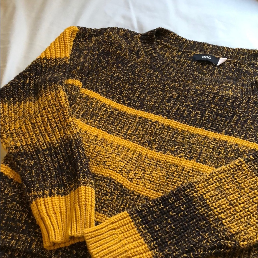 BDG Cropped Sweater